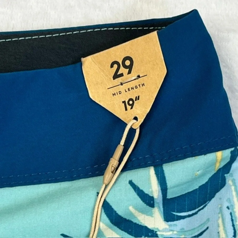 Quiksilver Highline Scallop 19‎ Mens Boardshorts Teal Palm Leaf Size 29 NWT